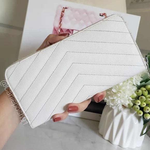 *SOLD* Authentic Pre-owned Yves Saint Laurent Grain De Poudre Zip Long Wallet - Picture 4 of 15